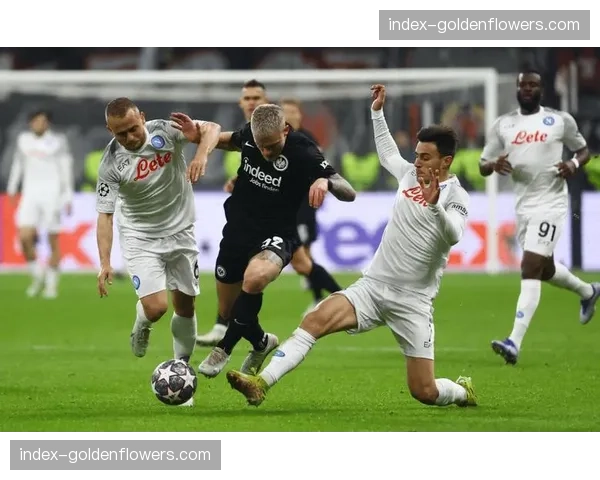 战术演进:观察德甲球队任意球进攻中人墙数量的新变化 战术演进:观察德甲球队任意球进攻中人墙数量的新变化